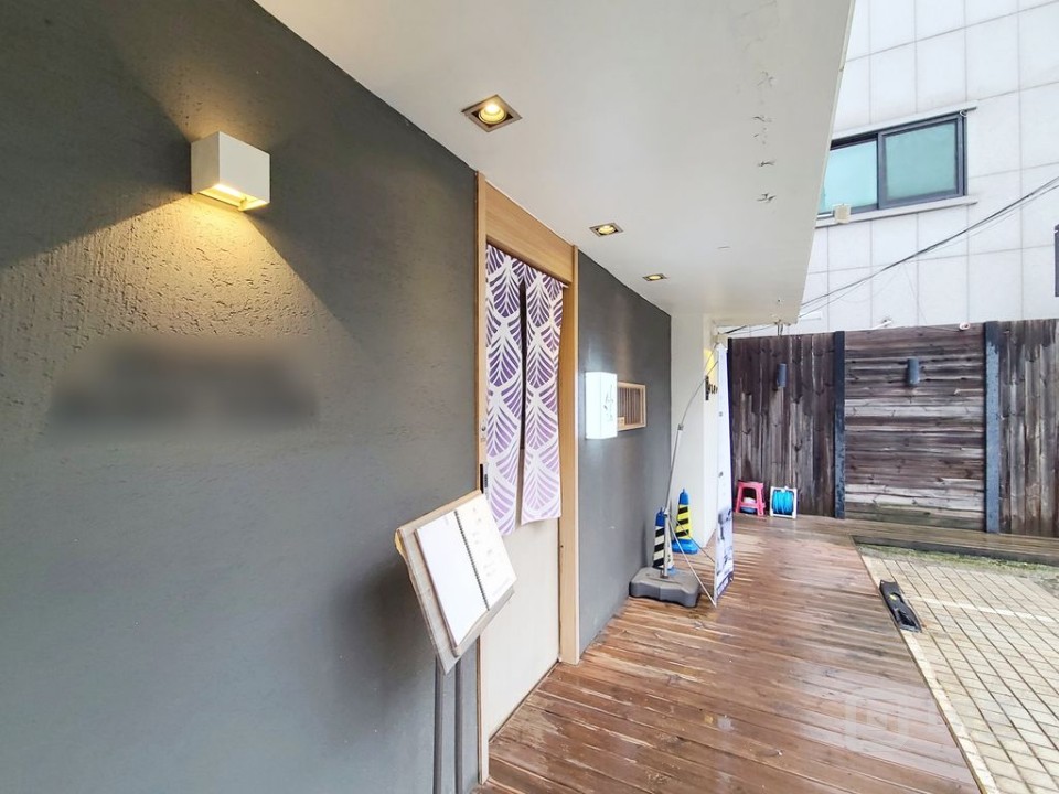 청담CGV맞은편 먹자골목 1층 무권리상가 매물의 1번째 사진