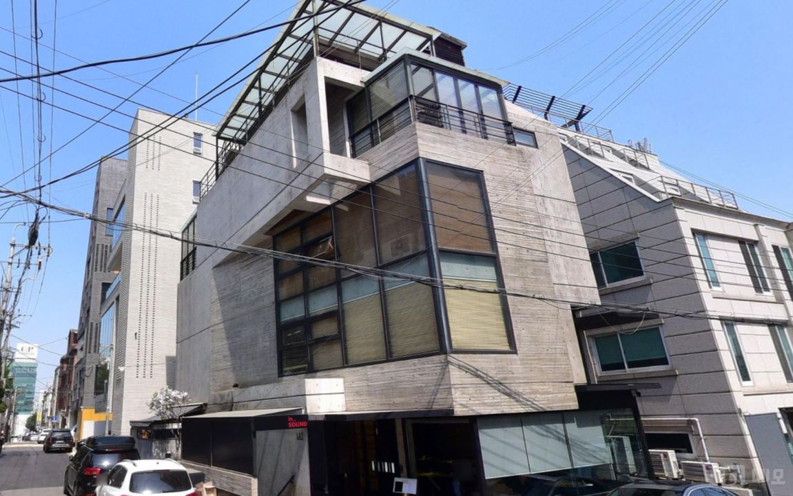 논현동 학동역 역세권, 고급스러운 인테리어, SNS 핫플레이스 레스토랑 매물의 5번째 사진