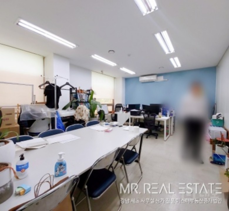 역삼역인근,1~2인용 실속형 사무실,주차 1대 무료 매물의 1번째 사진