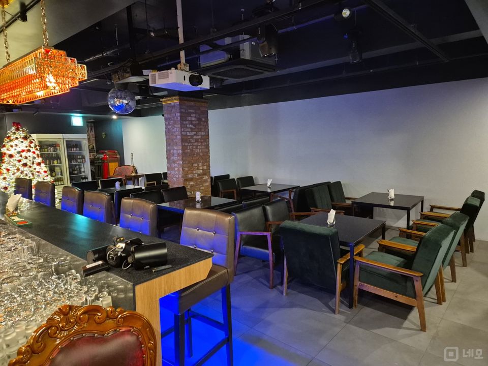 신사동 내부 상태 훌륭한 BAR 매물의 1번째 사진