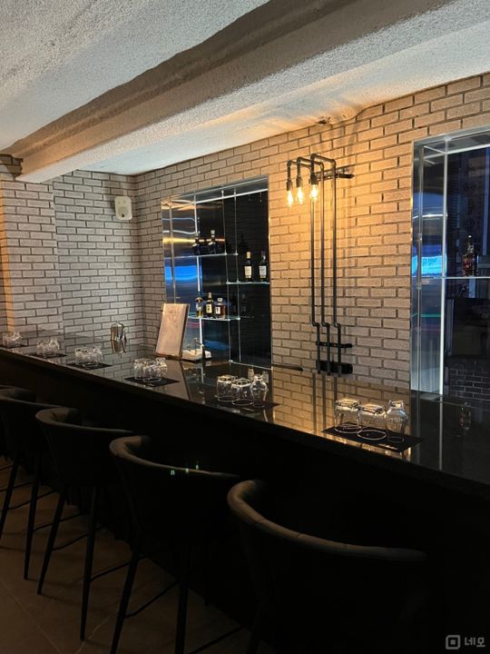 상암동 오피스 지역, 인테리어 및 시설 깔끔한 Bar 매물의 2번째 사진