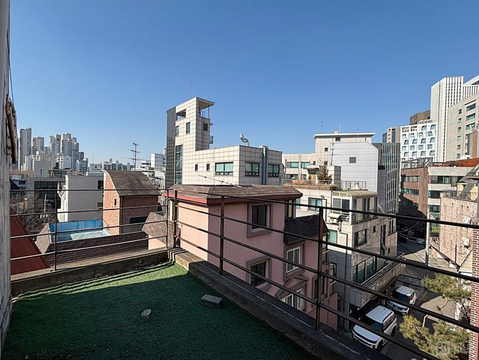 	신사.논현더블역세권.내외관인테리어최상.내부복층.테라스사무실 매물의 24번째 사진