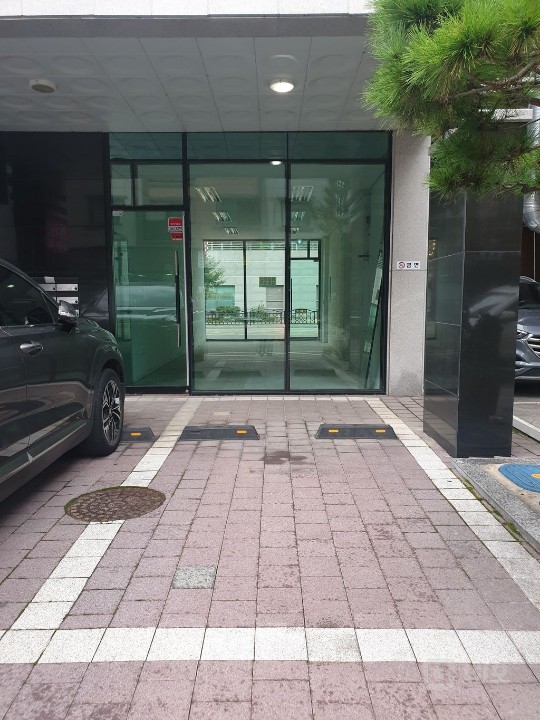 도로변으로 노출좋아요, 실내화장실,자유업가능 매물의 3번째 사진