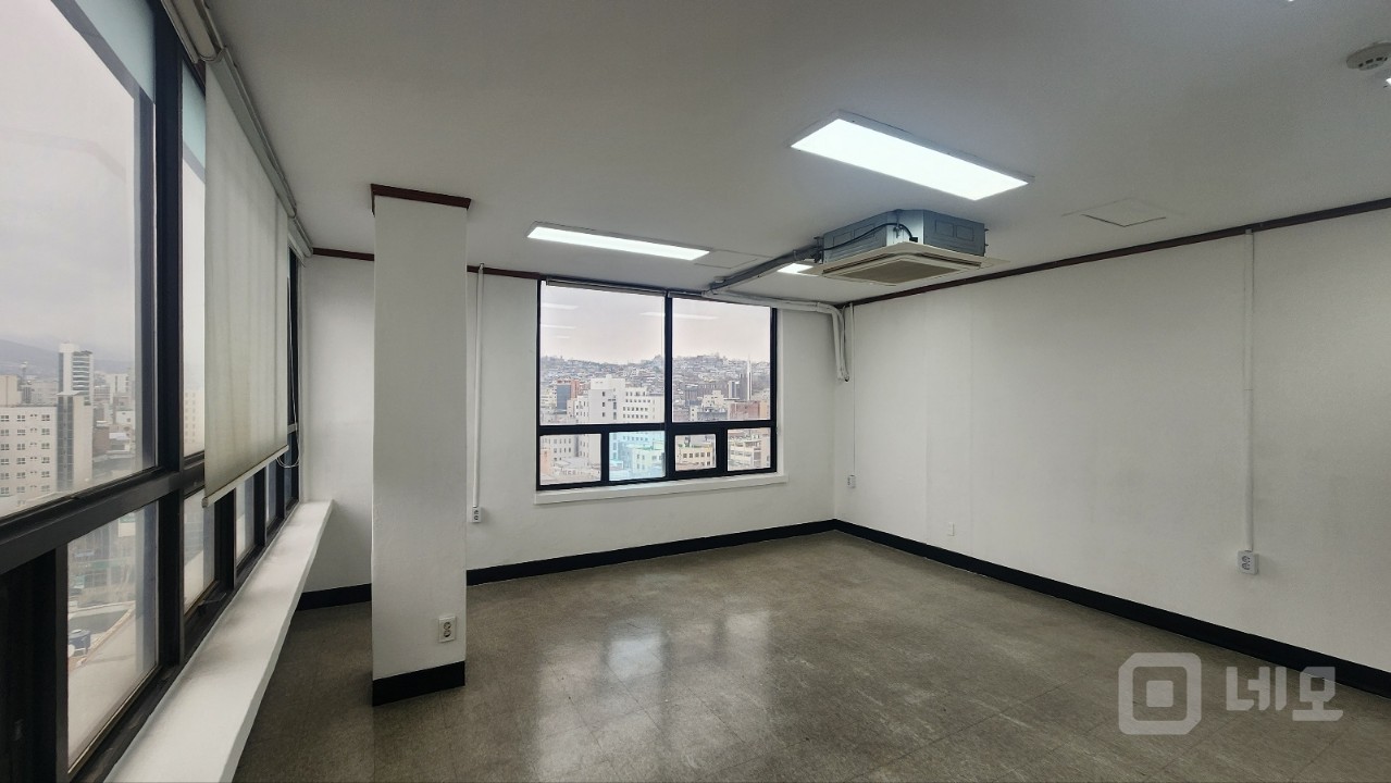 동대문종합시장 인근 청계천 바로 앞 엘베있는 저렴한 사무실 매물의 3번째 사진