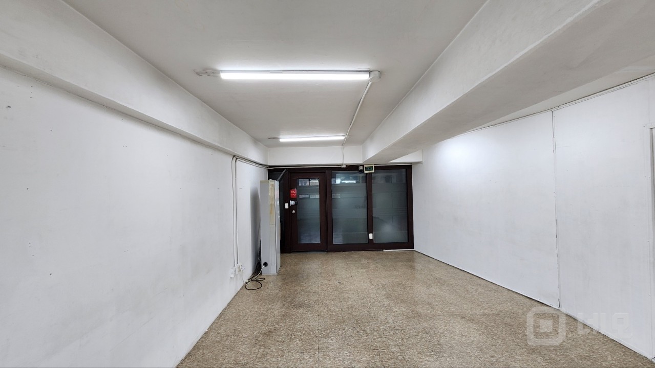 동대문역 인근 엘베O 저렴하고 반듯한 소형 사무실 창고 매물의 4번째 사진