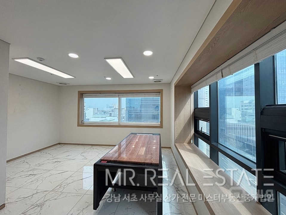 도산대로변건물.고층뷰.교통편우수.내외관컨디션ACE 매물의 7번째 사진