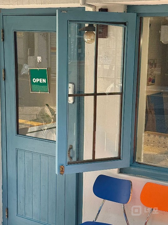 벚꽃길 골목 젠틀몬스터 본사 옆 건물 매물의 9번째 사진