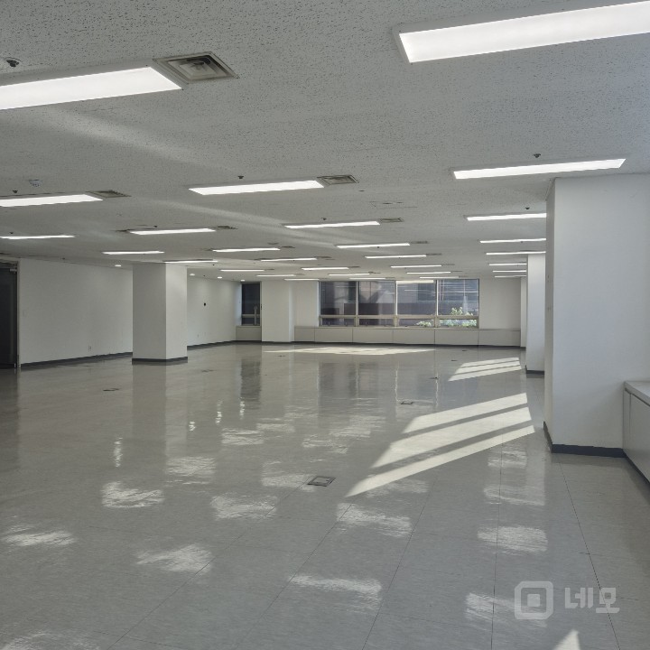 💕삼성동 I 쾌적한 화이트톤 인테리어 I 빠른 계약 예상되는 사무실 매물의 4번째 사진