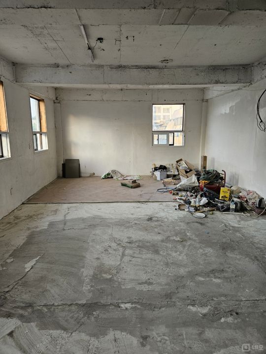 동대문구 전철역 1분거리 대로변 상가 사무실 임대 매물의 2번째 사진