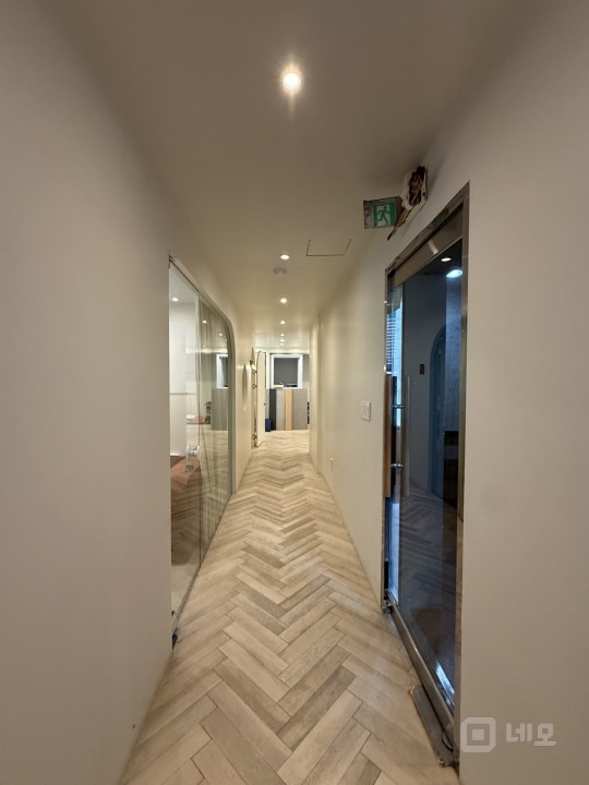 인테리어, 시설 완비 된 상가, 사무실, 3면 창으로 개방방 우수 매물의 12번째 사진