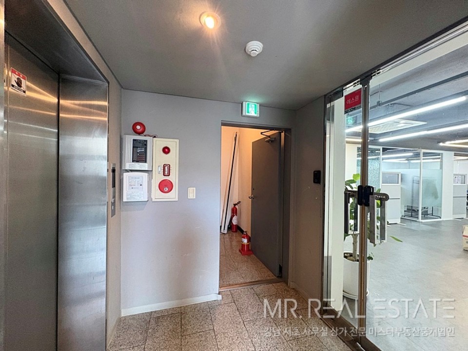 도산대로 이면 가성비ACE사무실 엘베有 단독출입문O 매물의 16번째 사진