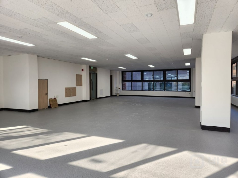신축급 2층 공실사무실 내외관 깨끗합니다 빠른입주 가능합니다 매물의 3번째 사진