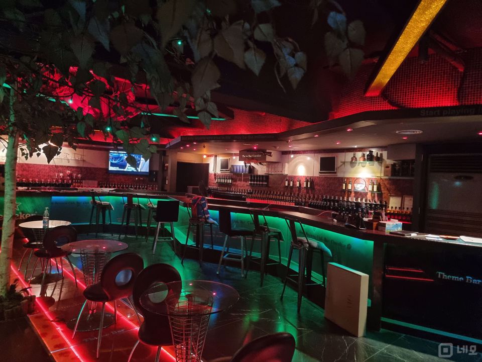 신림동 초역세권 대로변, 유동인구 많은 룸 노래바 매물의 1번째 사진