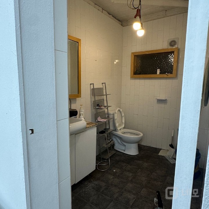 신촌역,홍대입구역 사이5분거리 무료주차가능2대 가능 상가 매물의 6번째 사진