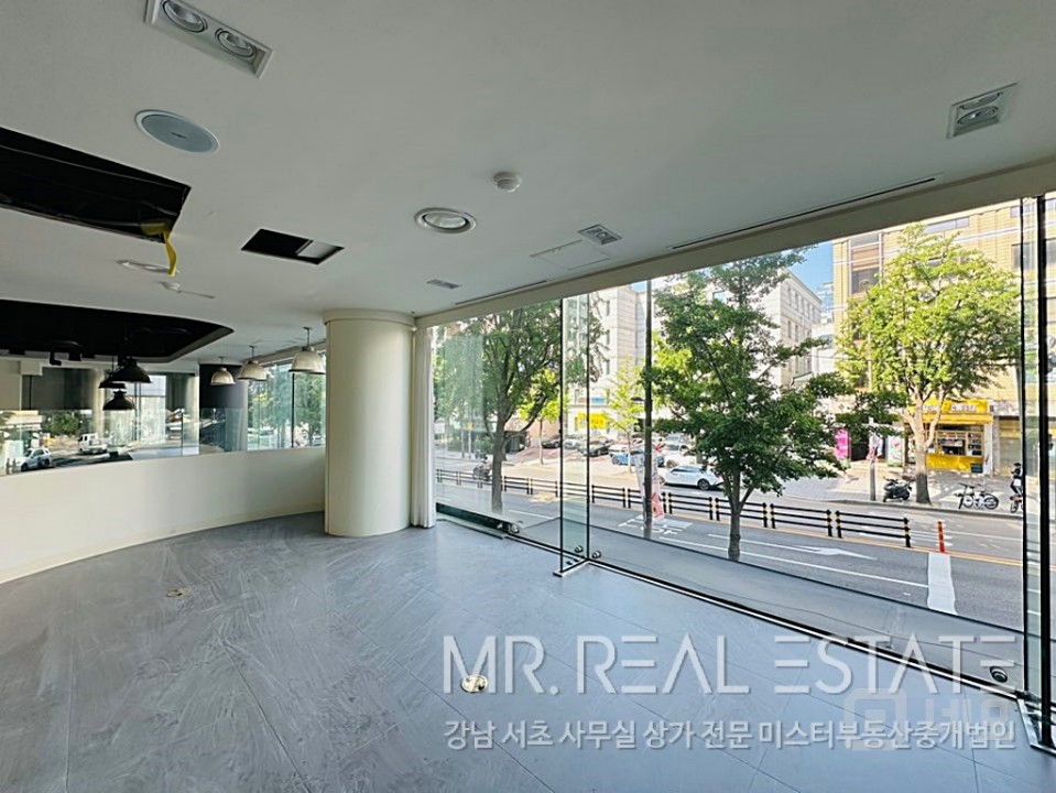 1층 대로변상가.층고4m이상.복층.노출최상.권리무 매물의 8번째 사진