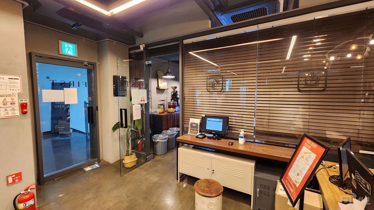 강남역 초역세권, 중심 상권 위치해 유동 인구 많은 학원 매물의 3번째 사진