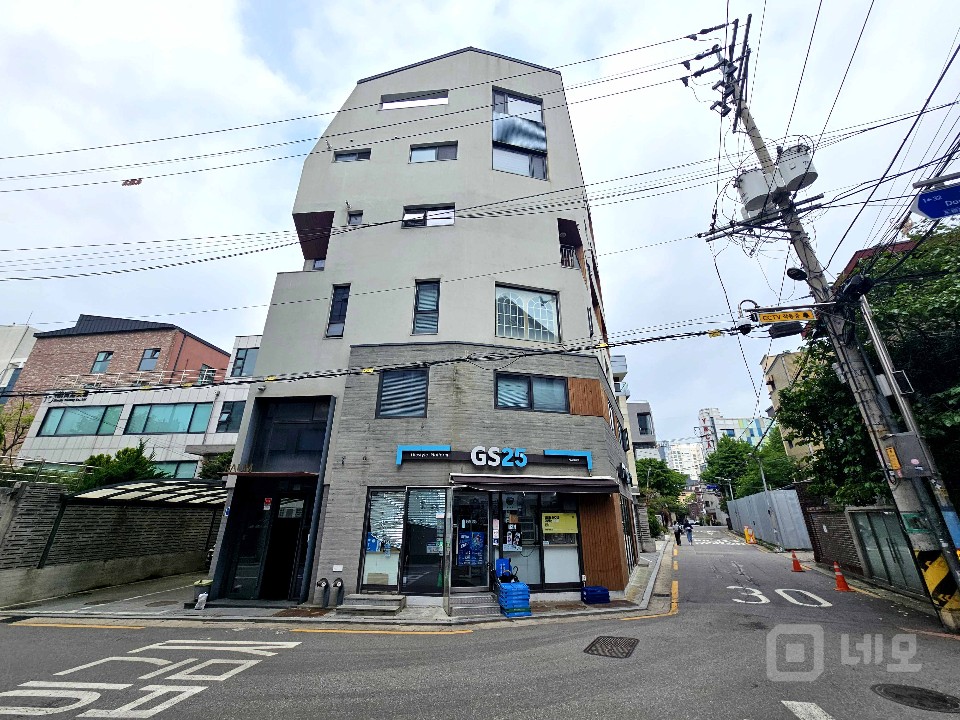 I세븐I 합정역 화이트인테리어 내부룸 깔끔사무실 매물의 10번째 사진