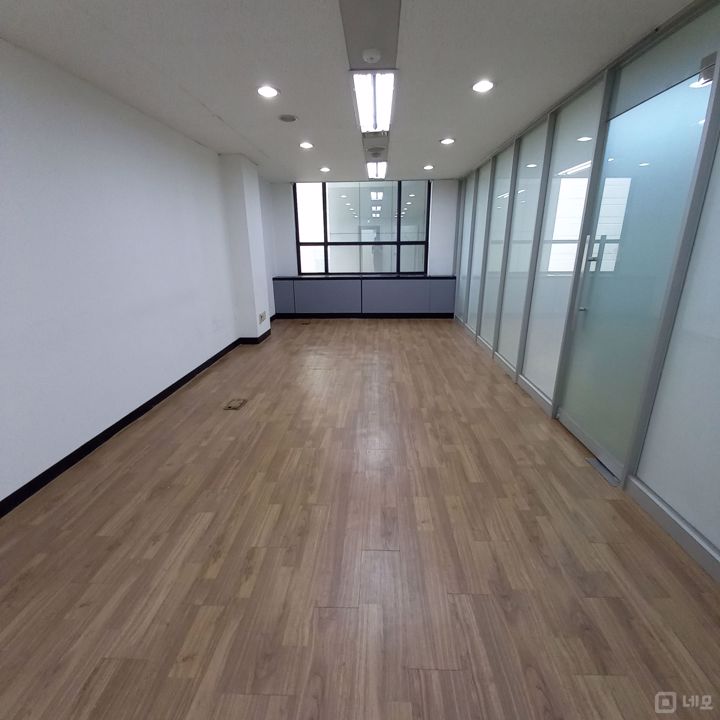 논현동 활용성 좋고 건물 관리 잘 되는 3층 사무실 매물의 2번째 사진