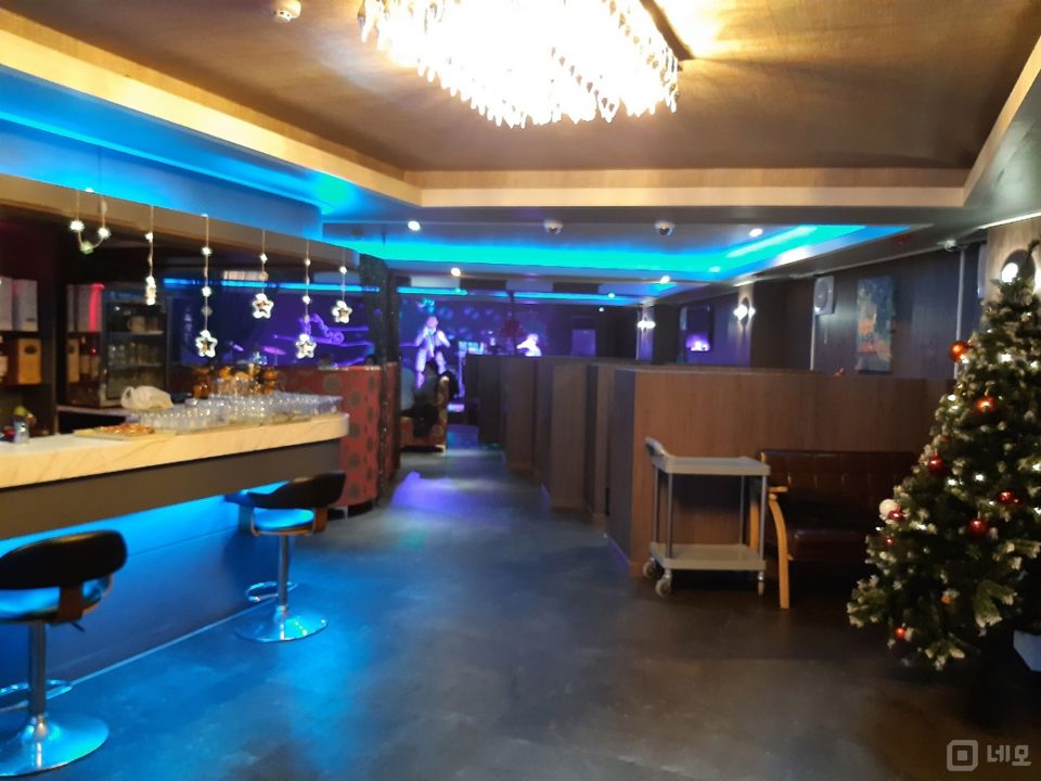 대림동 사거리 코너 위치, 시설, 인테리어 완비, 단골 많은 노래주점 매물의 1번째 사진