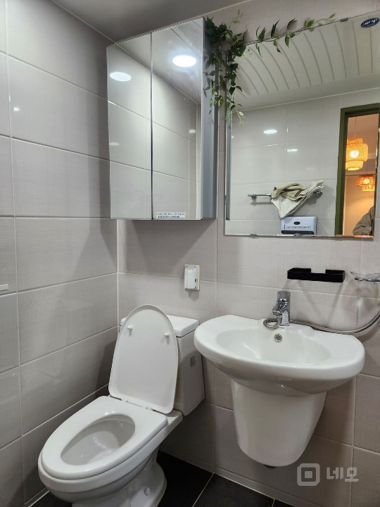 연남동 감성 거리 속 소형 오피스 공간 L 매물의 5번째 사진