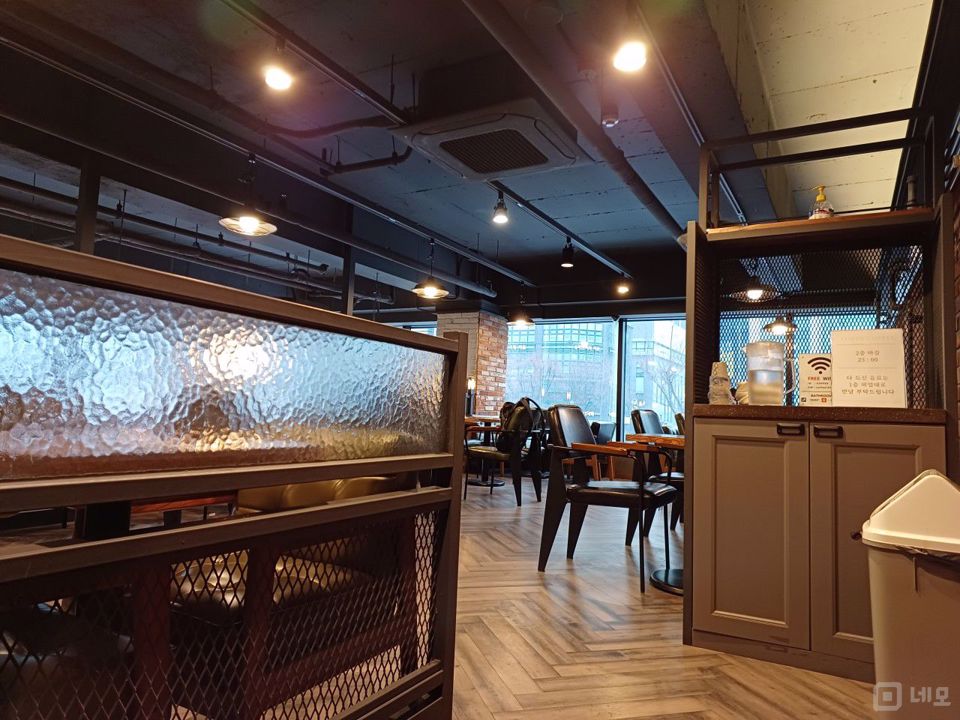 대로변 1층, 주목도 높은 성내동 카페 매물의 5번째 사진