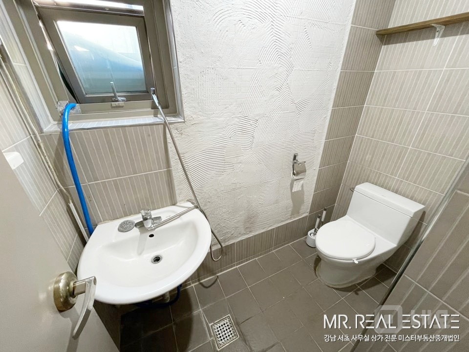 사진有.신사역8번인근.인테리어ACE.소형사무실 매물의 11번째 사진