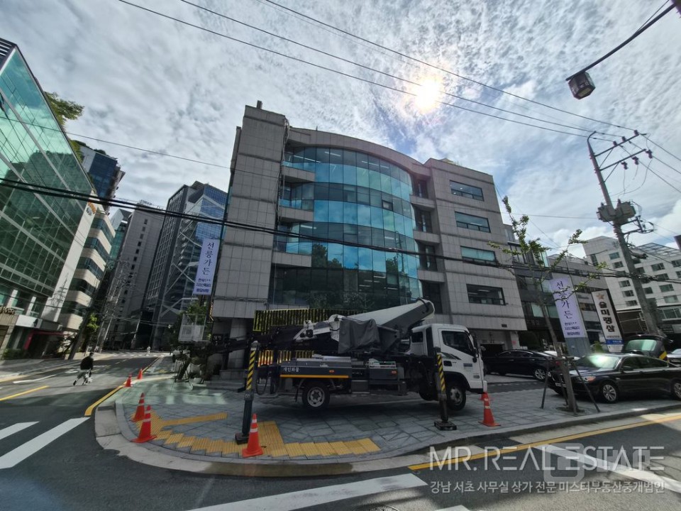 실사진 선릉역2분 선릉뷰 깔끔한 가성비 사무실 코너건물 엘베 매물의 13번째 사진