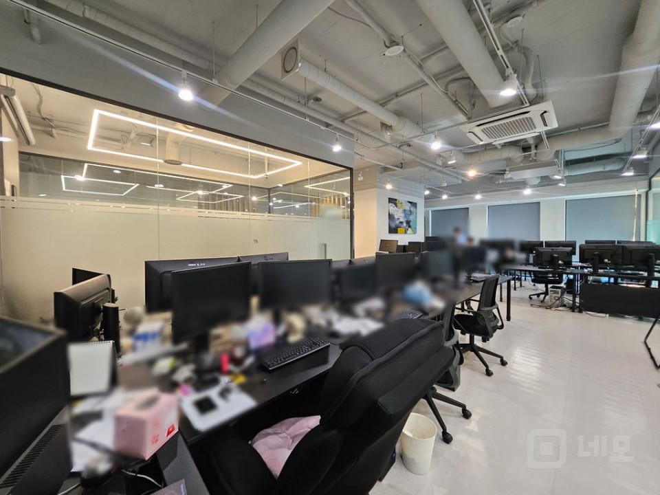 가산퍼블릭 실52평 룸4개 탕비 인테리어 최상 매물의 7번째 사진