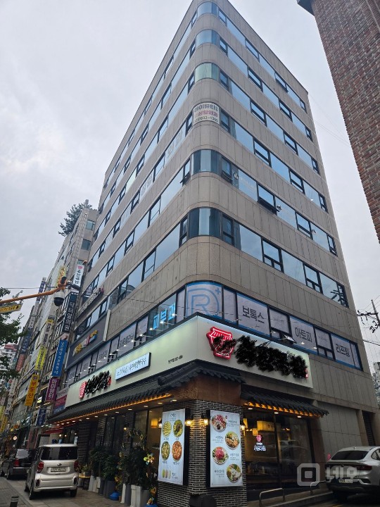 초역세권 대로변 채광좋은 75평 사무실 매물의 8번째 사진