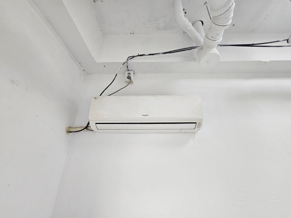 I세븐I 합정역 역세권 높은층고 화이트인테리어 무권리 사무실 매물의 10번째 사진