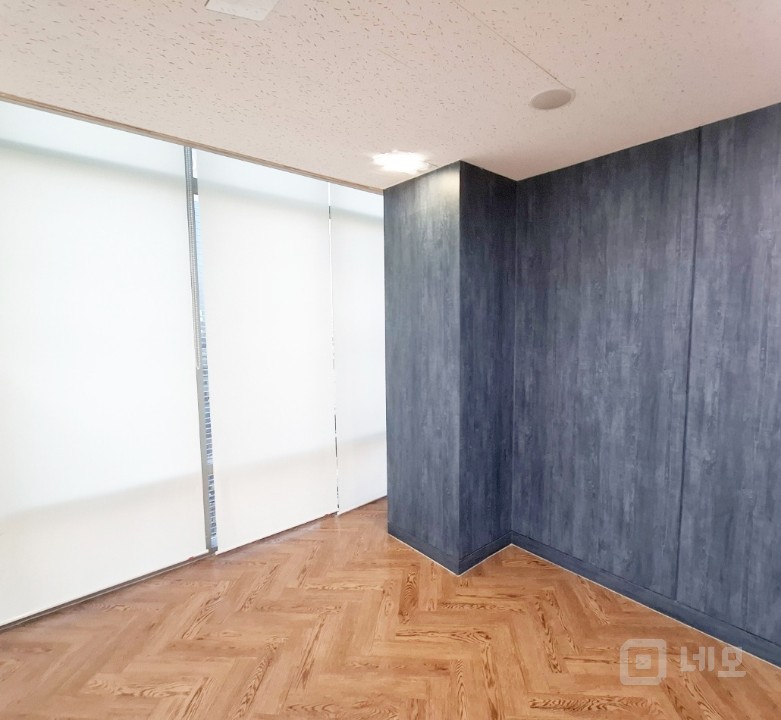 🏙️ 동교동 대형 사무실 임대 – 8층 전체 (276.51㎡) 매물의 9번째 사진