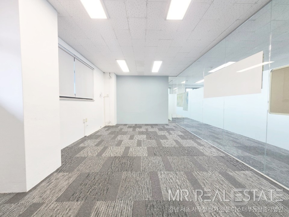 역삼동ACE.유리룸2.탕비有.주차1대.엘베有 매물의 4번째 사진