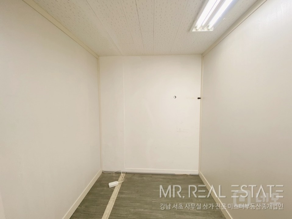 실사진 압구정역인근 가성비 깔끔한사무실 관리잘되는건물 매물의 13번째 사진