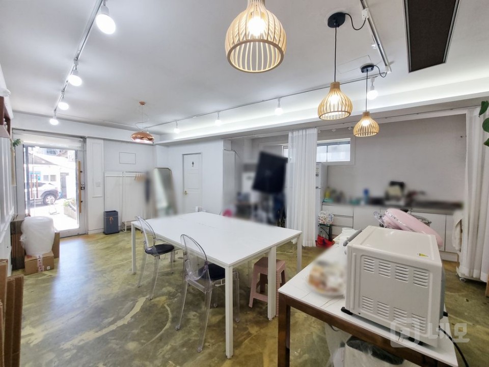 연남동 단독층 사용 인테리어 깔끔한 상가 매물의 5번째 사진
