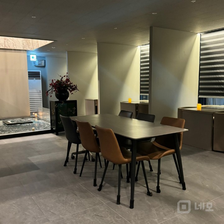 신천 먹자골목(잠실새내역) 신축건물 3층 전체 통유리 상가 임대 매물의 5번째 사진