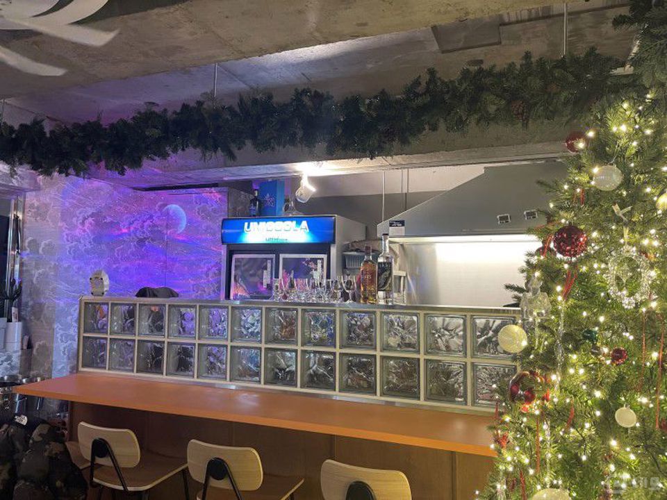 SNS 및 블로그에서 많이 언급되는 핫플레이스 매장입니다. 매물의 3번째 사진