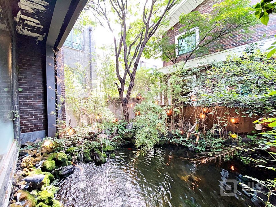 연남동 꽃길 추천 통임대 카페 매물. 매물의 2번째 사진