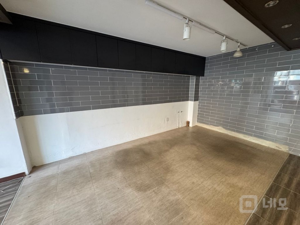 태릉입구역 도보2분 1층 전용넓고 깨끗한 무권리상가 매물의 3번째 사진