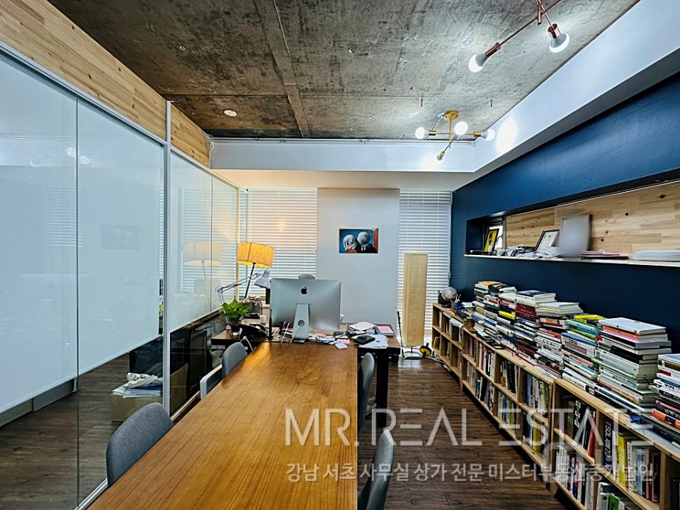 내부 인테리어 최상, 오픈형천장, 근무 환경 매우 좋음 매물의 6번째 사진