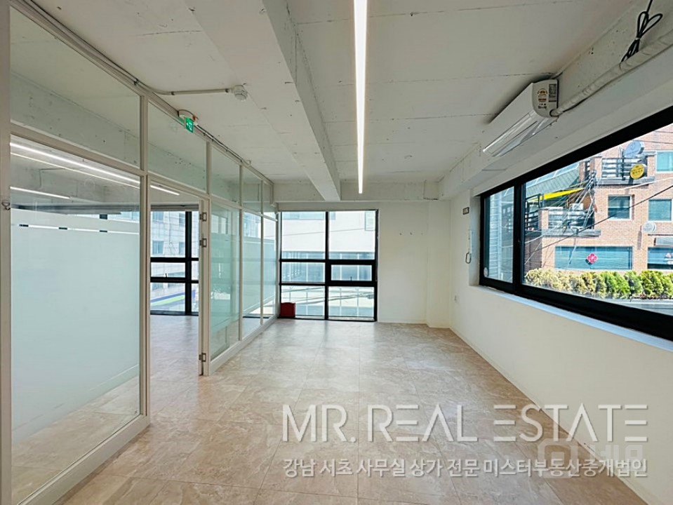 신사역세권.자주식주차.화이트톤인테리어.ACE매물 매물의 7번째 사진