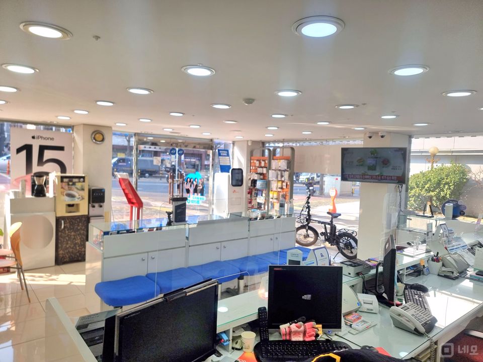 대로변 1층 코너, 주목도 높은 방이동 점포 매물의 2번째 사진