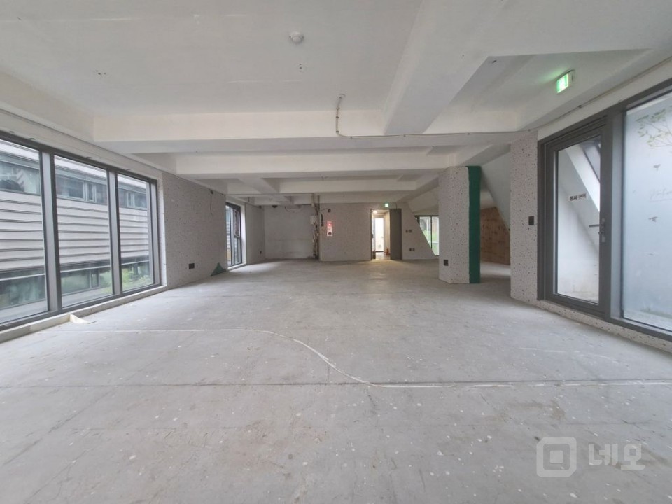 🔥 강남 핵심 번화가 3층, 인기 맛집 위 상권 시너지 최강 입지! 매물의 5번째 사진