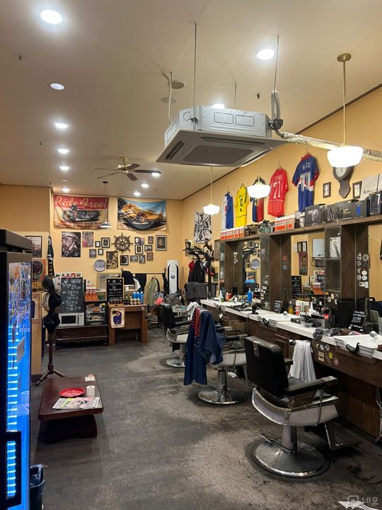 안산 고잔동 대로변 바버샵 1층 임대 매물의 1번째 사진