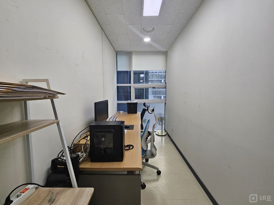 가산역 사무실 실13.5평 소형룸2개 싱크대 입주협의  매물의 5번째 사진