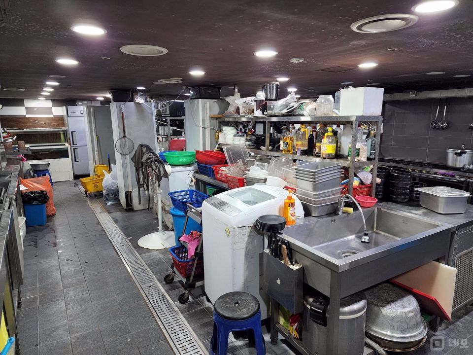 고급스러운 인테리어 완비된 여의도 음식점 매물의 16번째 사진