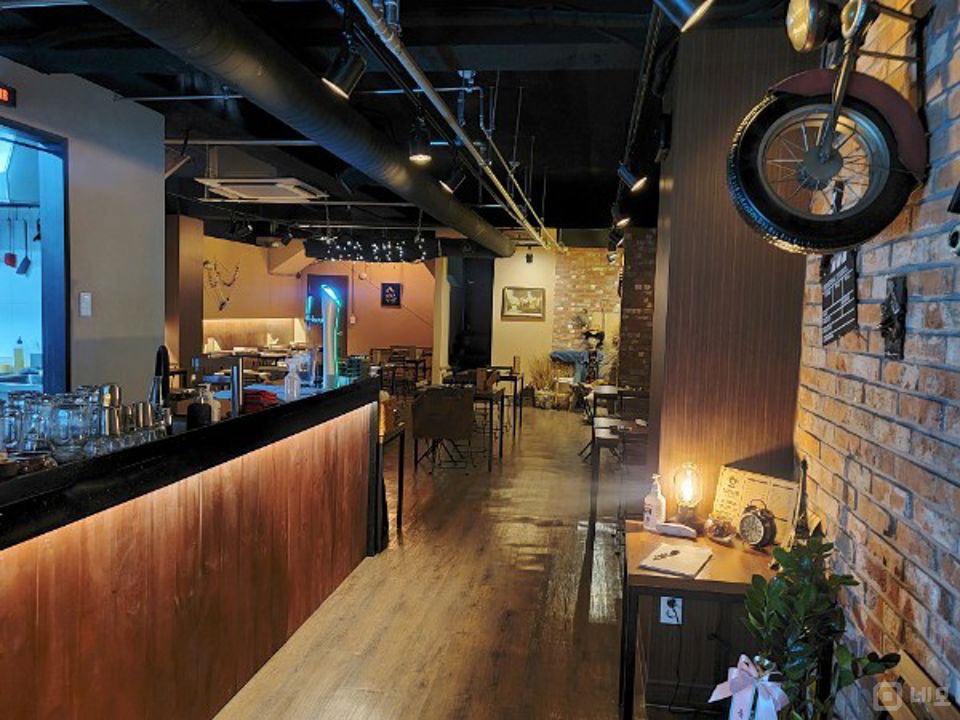 역세권, 인테리어 완비된 신림동 실내포차 상가 매물의 1번째 사진