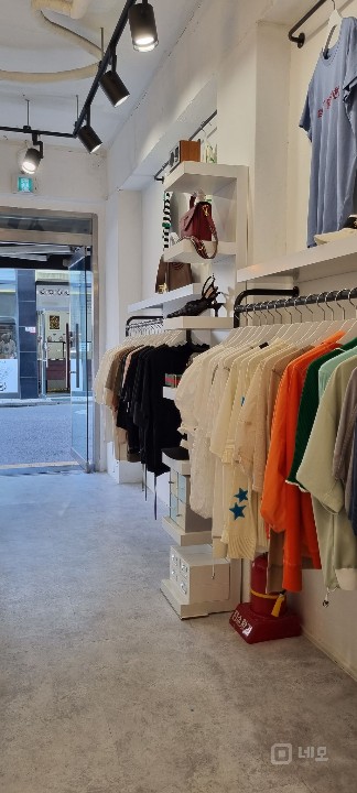 단골많고 위치좋은 의류판매점 매물의 2번째 사진