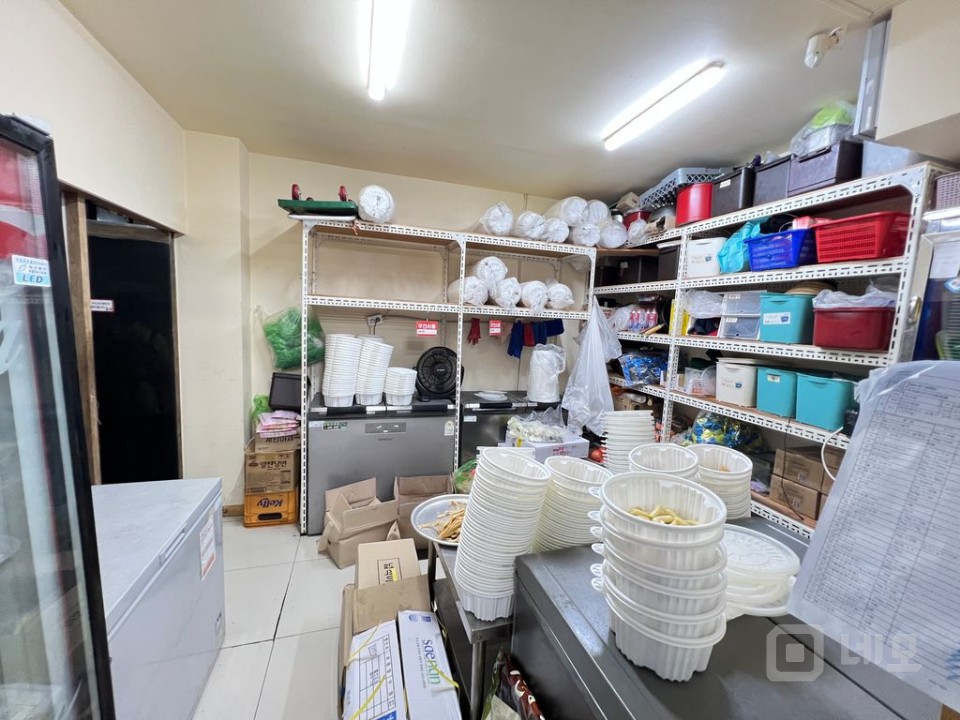 안산 이동 한대앞역 5분거리 대로변 1층 상가 임대 매물의 4번째 사진