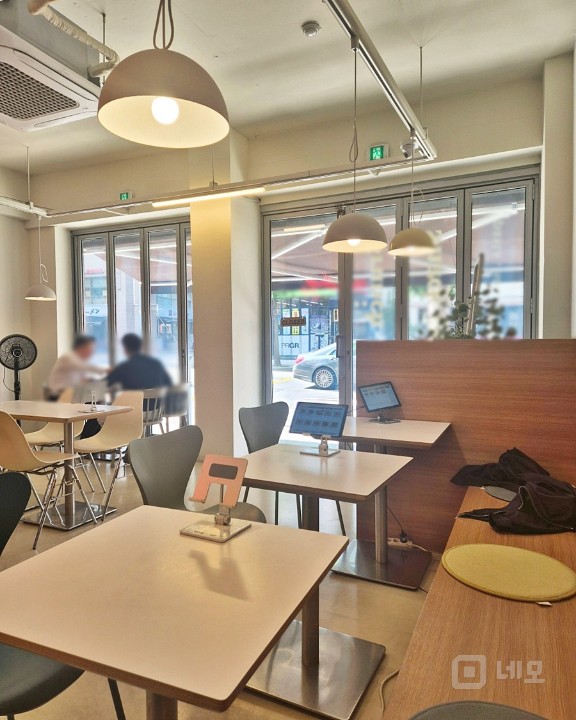 뱅뱅사거리 이면 1층 상가 매물의 2번째 사진