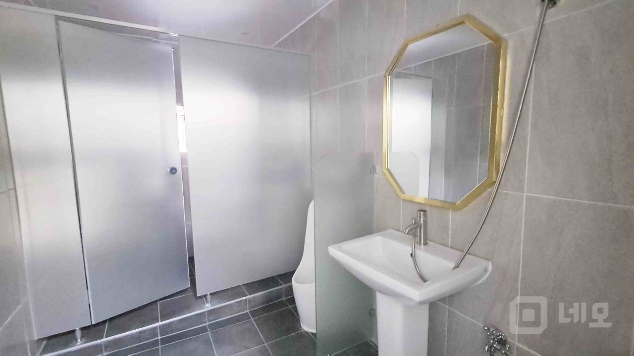 🏢 [답십리역 1층 소형 상가] 리모델링 완료, 권리금 없이 입주! 매물의 8번째 사진